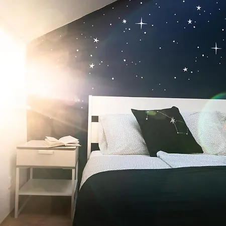 Night Sky - アパート